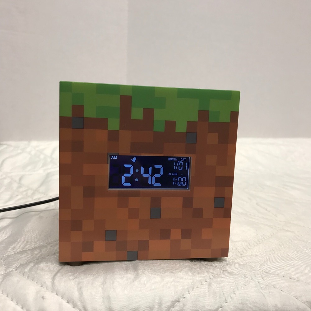 Paladone Minecraft alarm clock‎